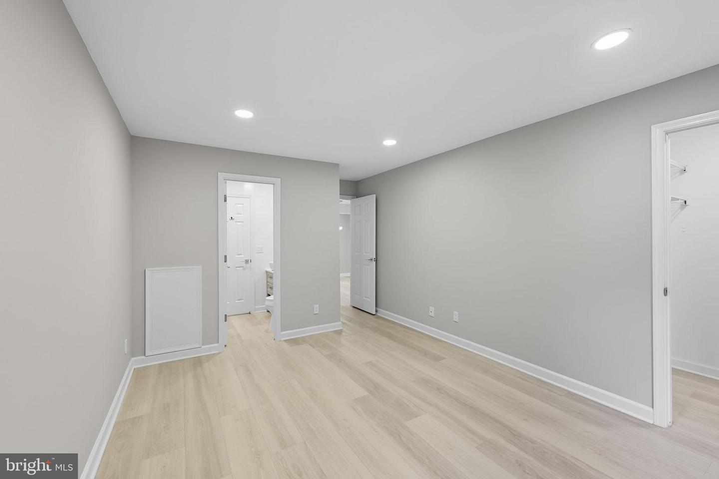 12008 RIDGE KNOLL DR #7, FAIRFAX, Virginia 22033, 2 Bedrooms Bedrooms, 4 Rooms Rooms,2 BathroomsBathrooms,Residential,For sale,12008 RIDGE KNOLL DR #7,VAFX2269060 MLS # VAFX2269060