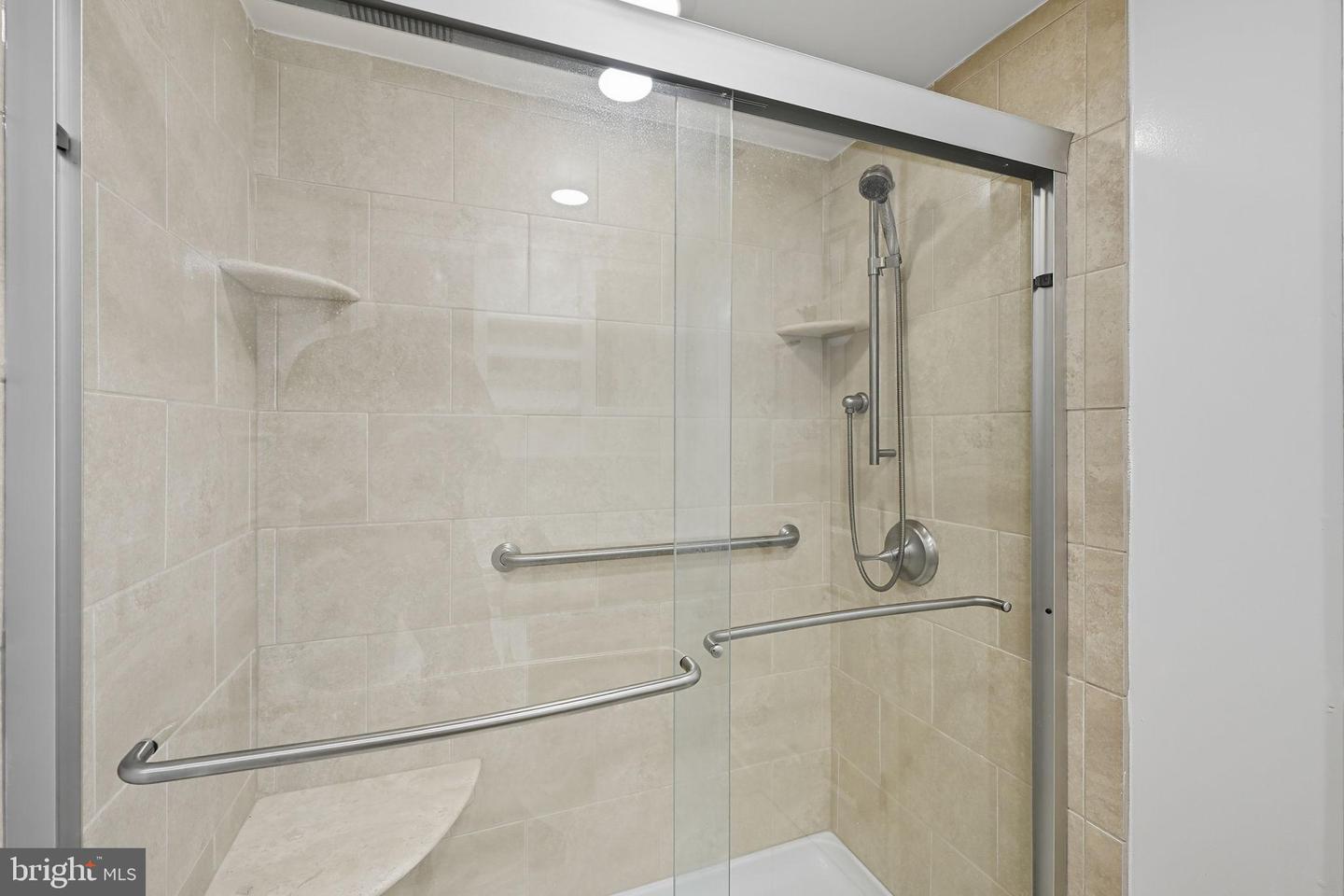 12008 RIDGE KNOLL DR #7, FAIRFAX, Virginia 22033, 2 Bedrooms Bedrooms, 4 Rooms Rooms,2 BathroomsBathrooms,Residential,For sale,12008 RIDGE KNOLL DR #7,VAFX2269060 MLS # VAFX2269060