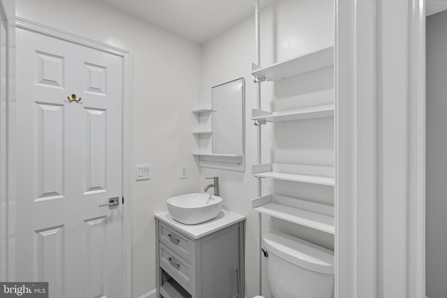 12008 RIDGE KNOLL DR #7, FAIRFAX, Virginia 22033, 2 Bedrooms Bedrooms, 4 Rooms Rooms,2 BathroomsBathrooms,Residential,For sale,12008 RIDGE KNOLL DR #7,VAFX2269060 MLS # VAFX2269060