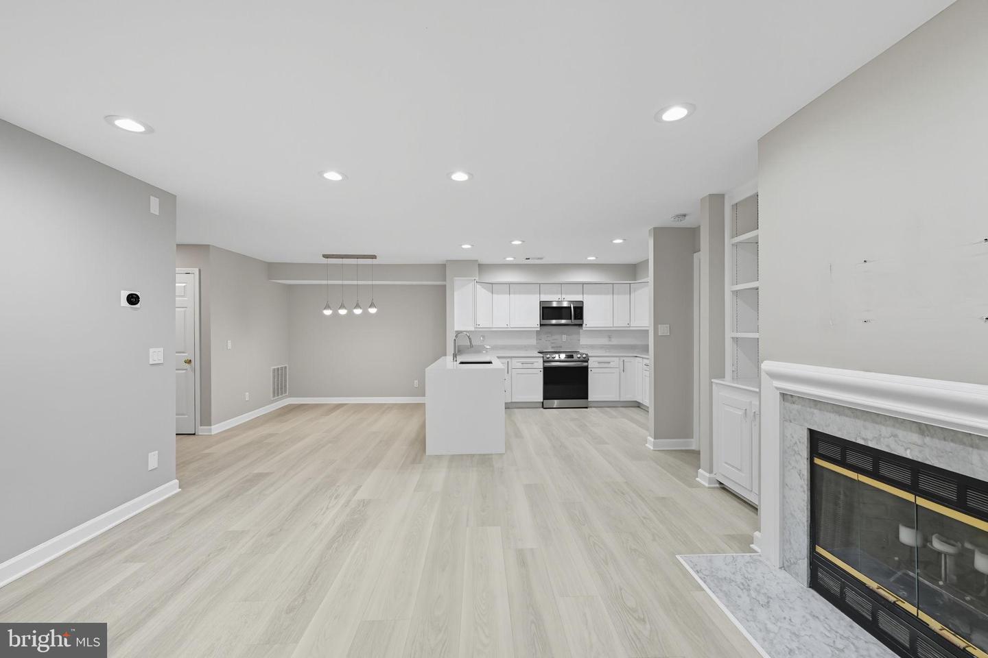 12008 RIDGE KNOLL DR #7, FAIRFAX, Virginia 22033, 2 Bedrooms Bedrooms, 4 Rooms Rooms,2 BathroomsBathrooms,Residential,For sale,12008 RIDGE KNOLL DR #7,VAFX2269060 MLS # VAFX2269060
