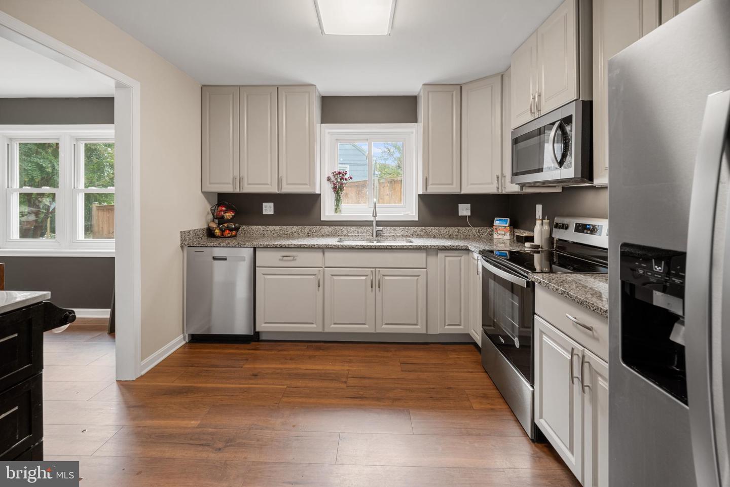 2624 E MAPLE ST, ALEXANDRIA, Virginia 22306, 3 Bedrooms Bedrooms, 7 Rooms Rooms,2 BathroomsBathrooms,Residential,For sale,2624 E MAPLE ST,VAFX2269130 MLS # VAFX2269130