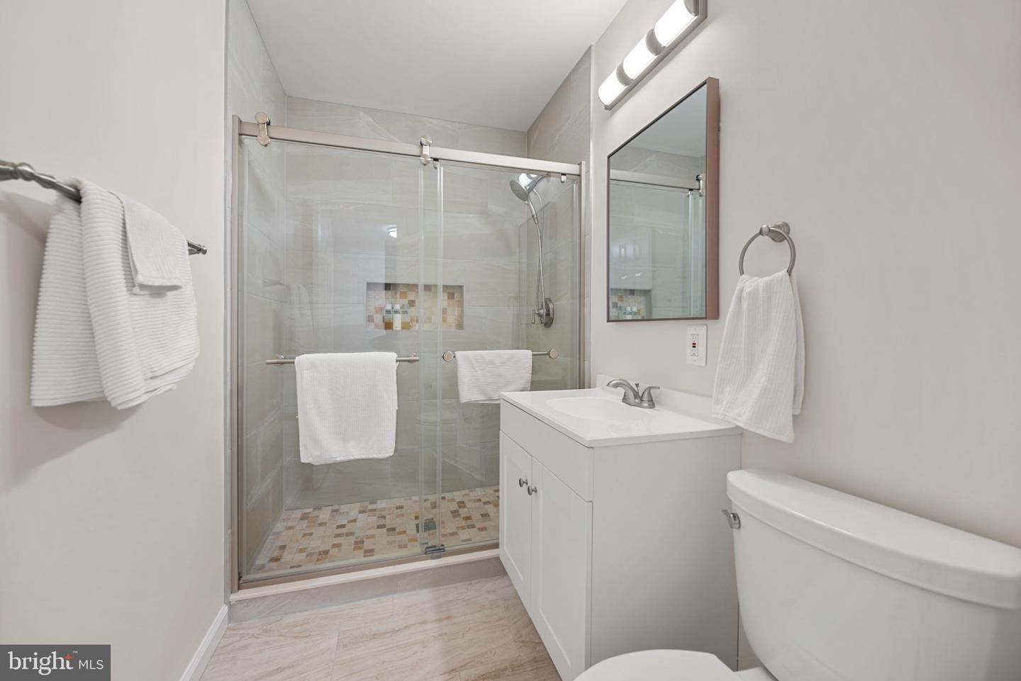 2624 E MAPLE ST, ALEXANDRIA, Virginia 22306, 3 Bedrooms Bedrooms, 7 Rooms Rooms,2 BathroomsBathrooms,Residential,For sale,2624 E MAPLE ST,VAFX2269130 MLS # VAFX2269130
