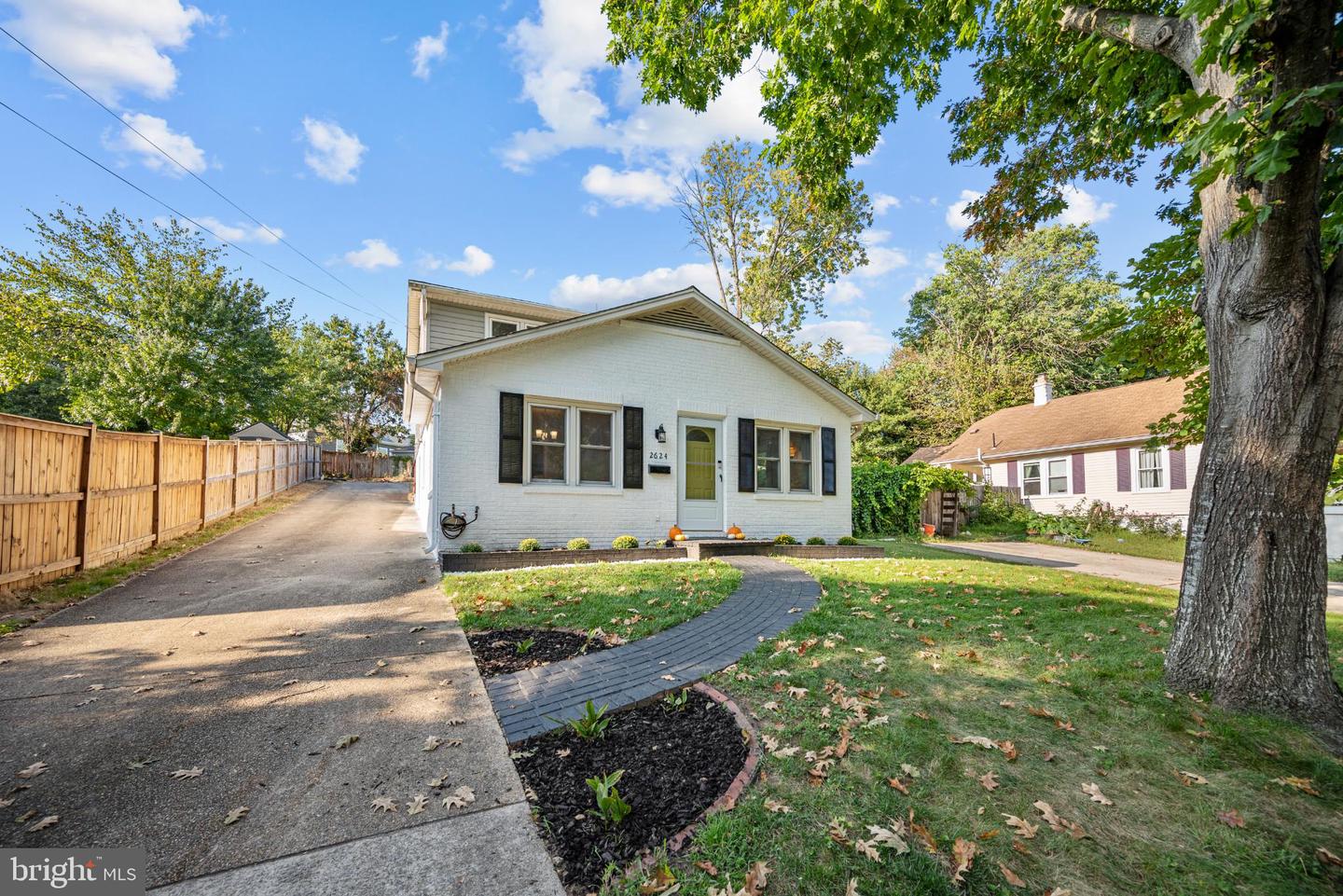 2624 E MAPLE ST, ALEXANDRIA, Virginia 22306, 3 Bedrooms Bedrooms, 7 Rooms Rooms,2 BathroomsBathrooms,Residential,For sale,2624 E MAPLE ST,VAFX2269130 MLS # VAFX2269130