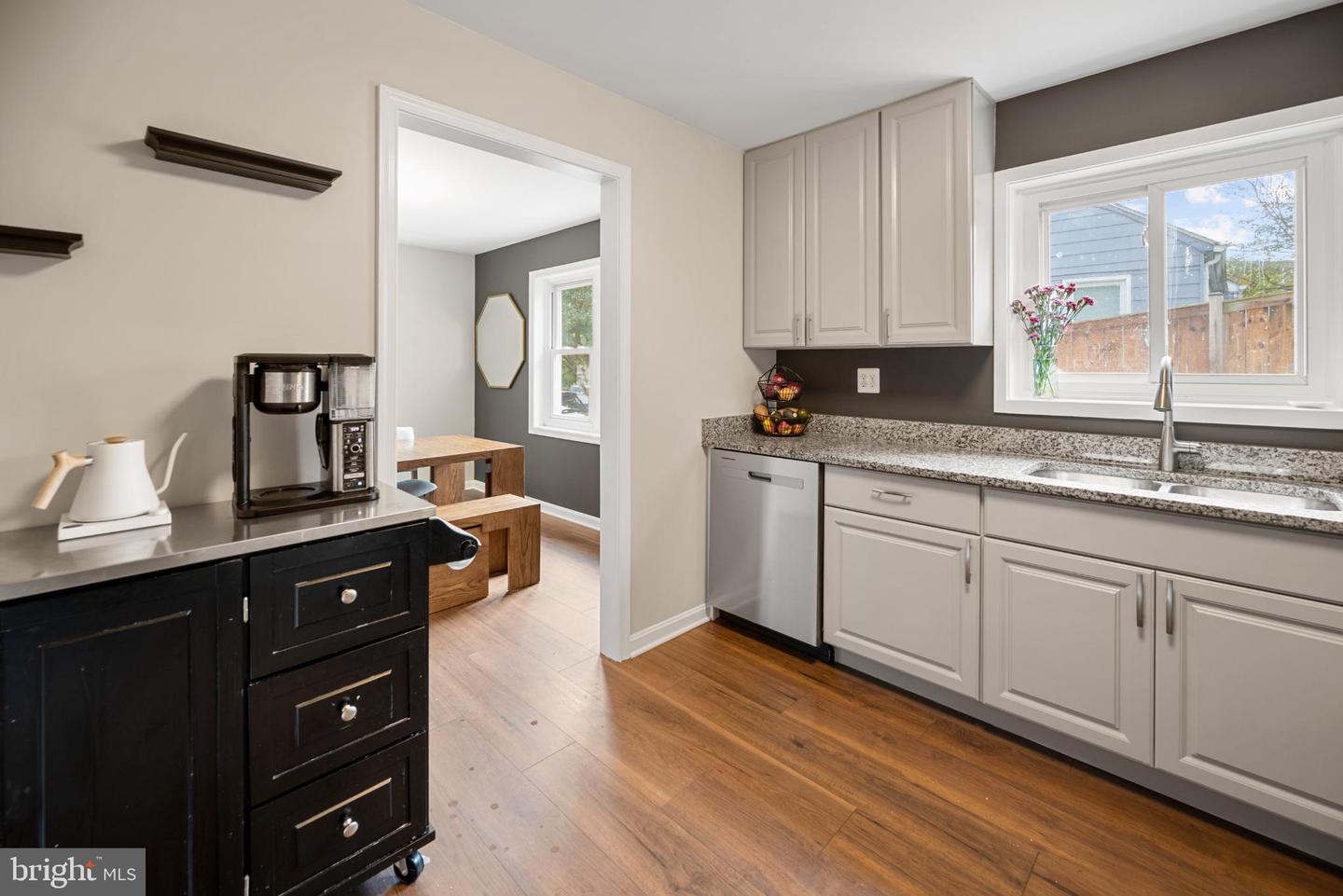 2624 E MAPLE ST, ALEXANDRIA, Virginia 22306, 3 Bedrooms Bedrooms, 7 Rooms Rooms,2 BathroomsBathrooms,Residential,For sale,2624 E MAPLE ST,VAFX2269130 MLS # VAFX2269130