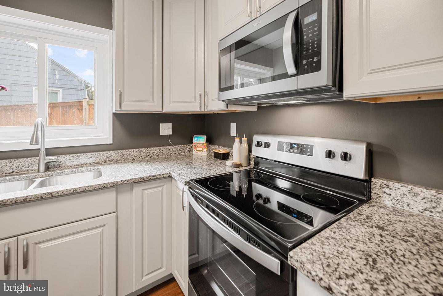 2624 E MAPLE ST, ALEXANDRIA, Virginia 22306, 3 Bedrooms Bedrooms, 7 Rooms Rooms,2 BathroomsBathrooms,Residential,For sale,2624 E MAPLE ST,VAFX2269130 MLS # VAFX2269130