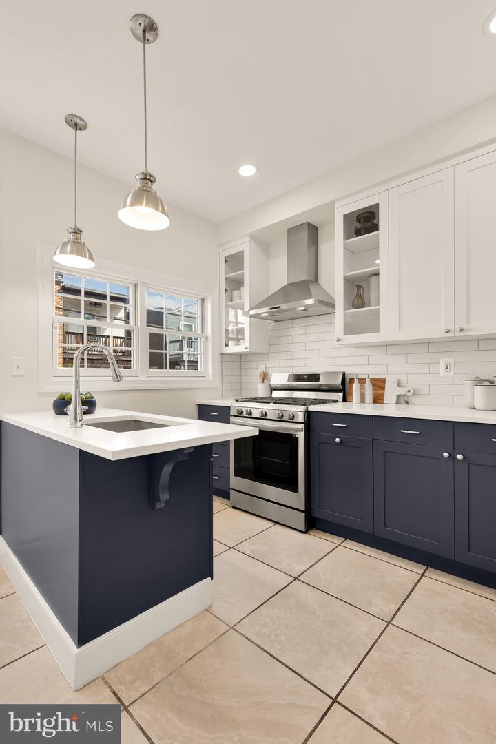 632 ACKER PL NE, WASHINGTON, District Of Columbia 20002, 4 Bedrooms Bedrooms, ,3 BathroomsBathrooms,Residential,For sale,632 ACKER PL NE,DCDC2224102 MLS # DCDC2224102