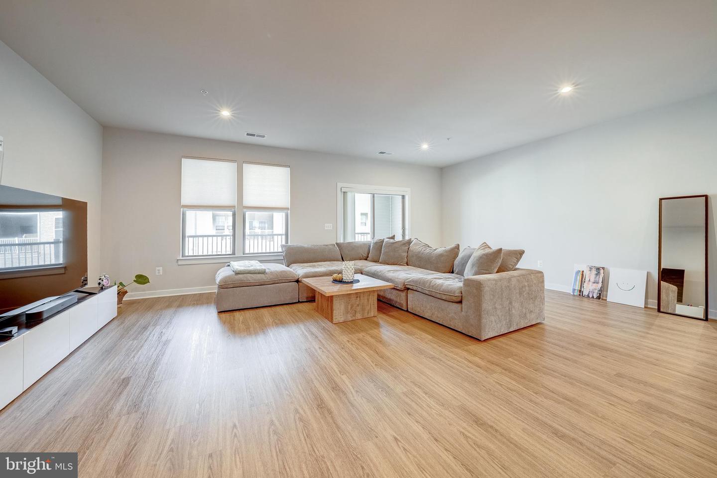 707 THOMAS LN #B, MANASSAS PARK, Virginia 20111, 3 Bedrooms Bedrooms, ,2 BathroomsBathrooms,Residential,For sale,707 THOMAS LN #B,VAMP2003344 MLS # VAMP2003344