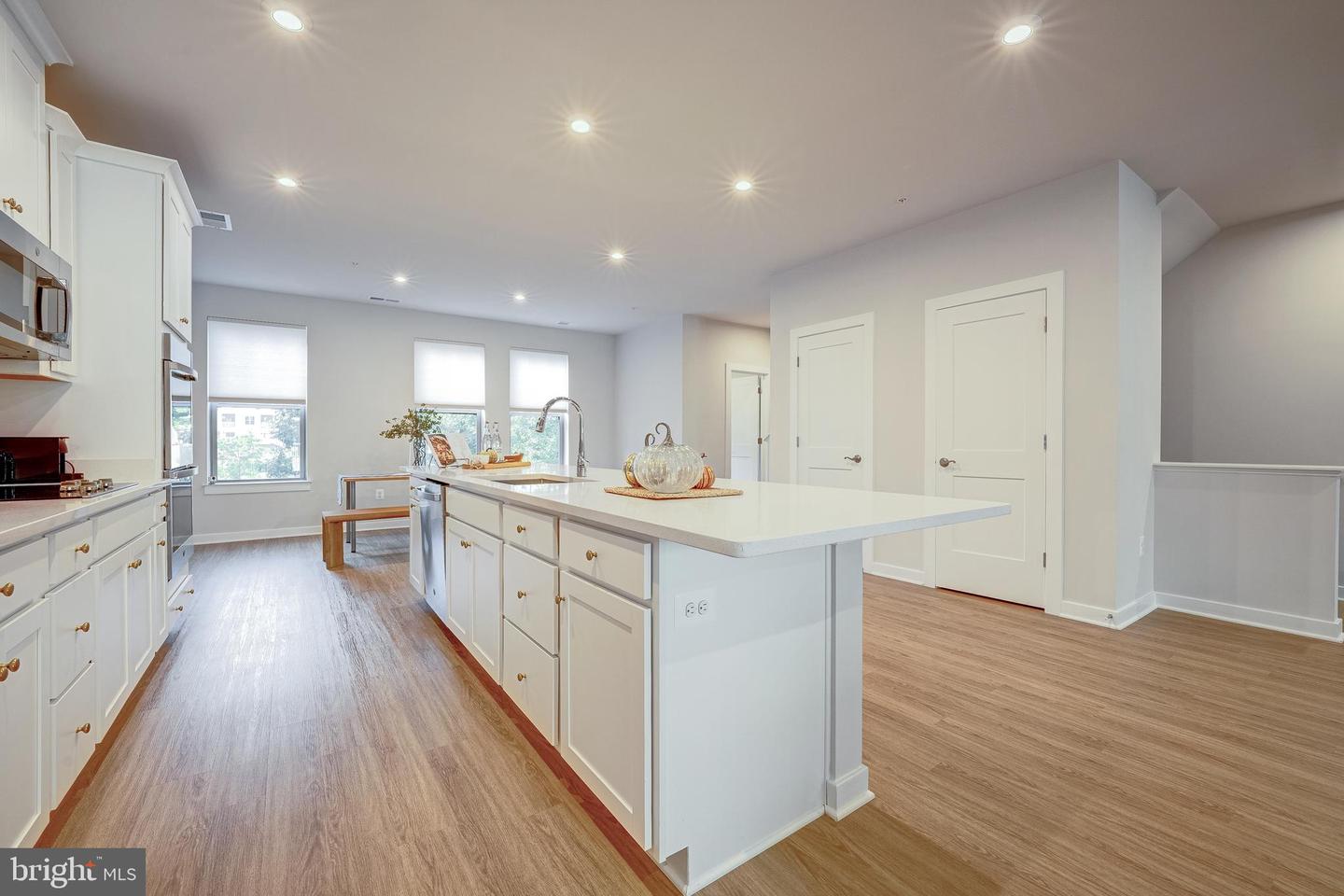 707 THOMAS LN #B, MANASSAS PARK, Virginia 20111, 3 Bedrooms Bedrooms, ,2 BathroomsBathrooms,Residential,For sale,707 THOMAS LN #B,VAMP2003344 MLS # VAMP2003344
