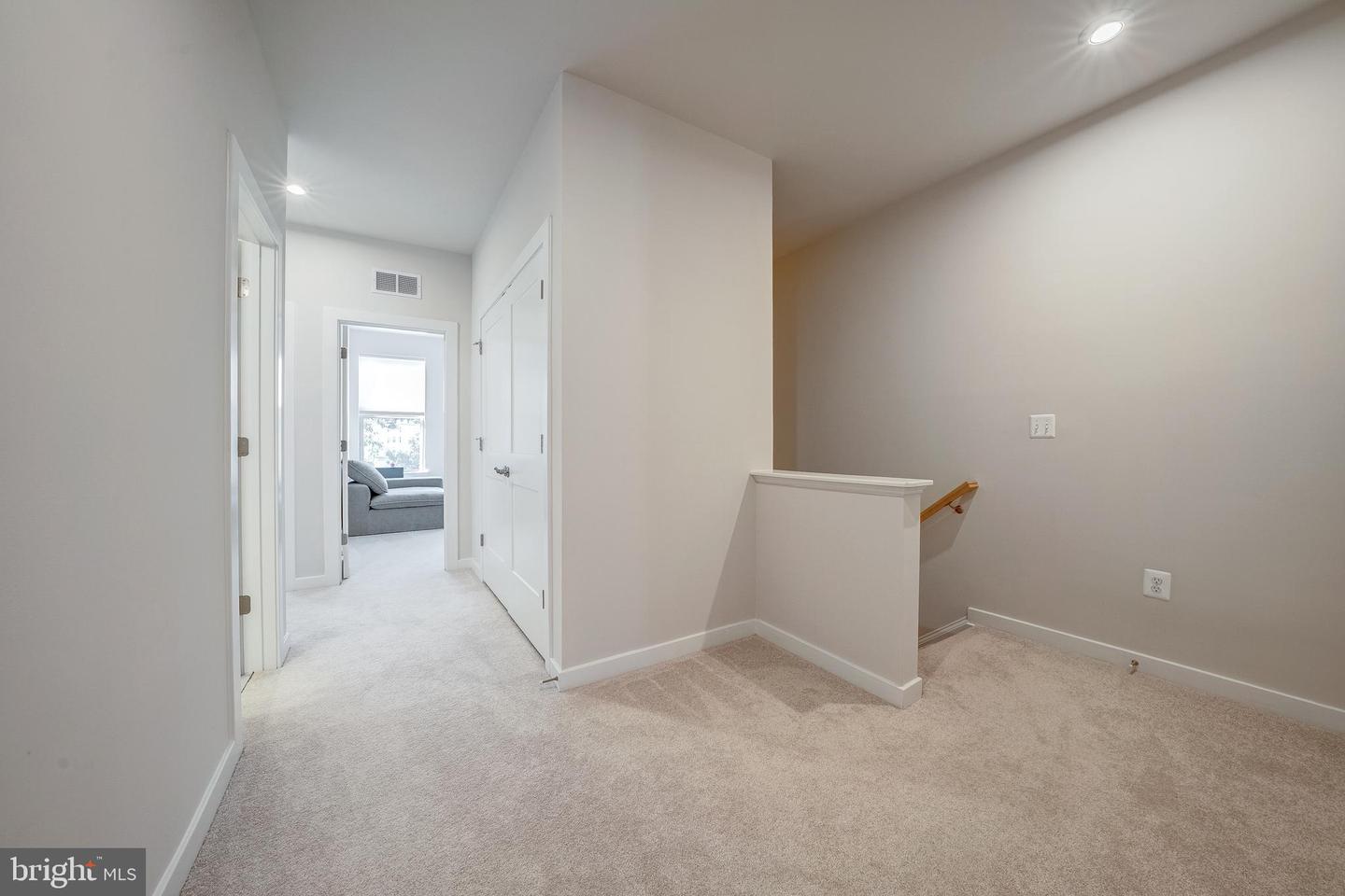 707 THOMAS LN #B, MANASSAS PARK, Virginia 20111, 3 Bedrooms Bedrooms, ,2 BathroomsBathrooms,Residential,For sale,707 THOMAS LN #B,VAMP2003344 MLS # VAMP2003344