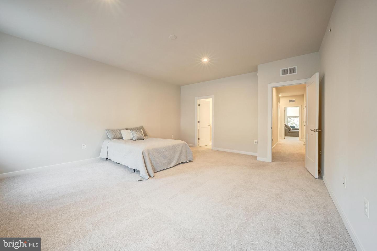 707 THOMAS LN #B, MANASSAS PARK, Virginia 20111, 3 Bedrooms Bedrooms, ,2 BathroomsBathrooms,Residential,For sale,707 THOMAS LN #B,VAMP2003344 MLS # VAMP2003344