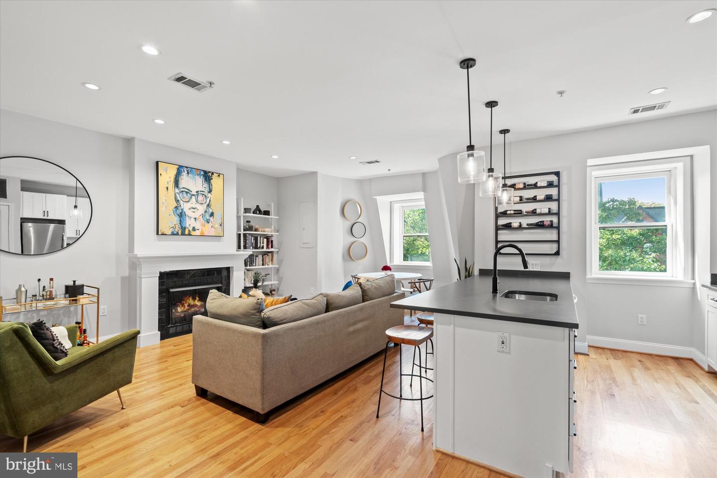 1407 15TH ST NW #4, WASHINGTON, District Of Columbia 20005, 2 Bedrooms Bedrooms, ,2 BathroomsBathrooms,Residential,For sale,1407 15TH ST NW #4,DCDC2224202 MLS # DCDC2224202