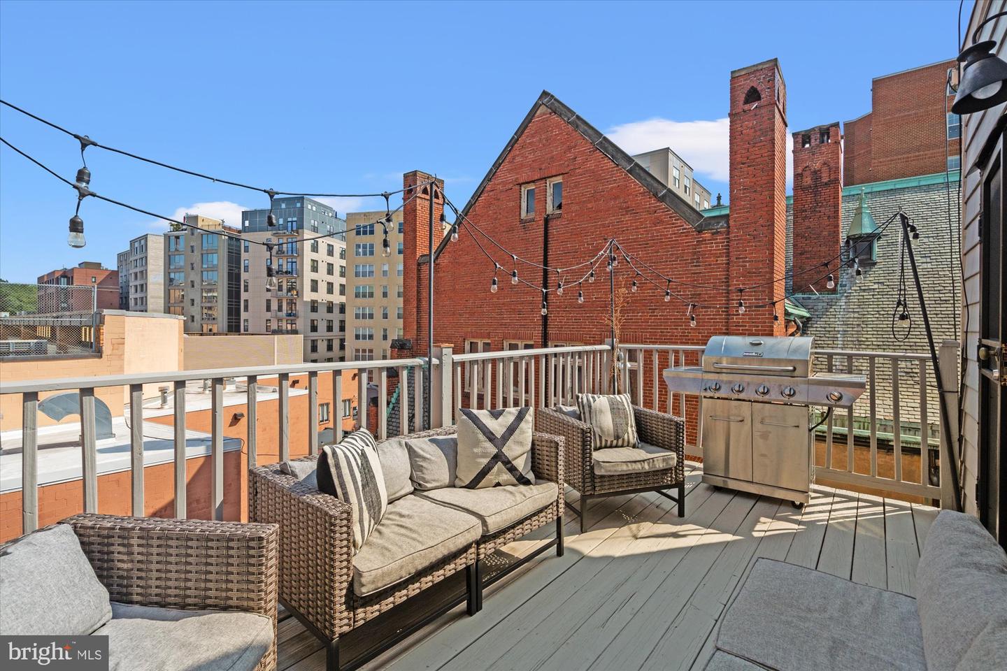 1407 15TH ST NW #4, WASHINGTON, District Of Columbia 20005, 2 Bedrooms Bedrooms, ,2 BathroomsBathrooms,Residential,For sale,1407 15TH ST NW #4,DCDC2224202 MLS # DCDC2224202
