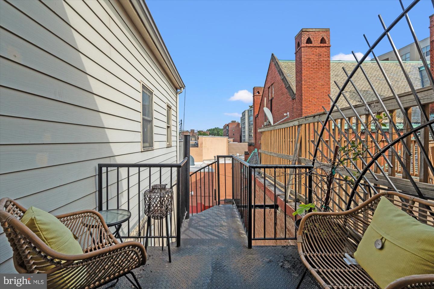 1407 15TH ST NW #4, WASHINGTON, District Of Columbia 20005, 2 Bedrooms Bedrooms, ,2 BathroomsBathrooms,Residential,For sale,1407 15TH ST NW #4,DCDC2224202 MLS # DCDC2224202