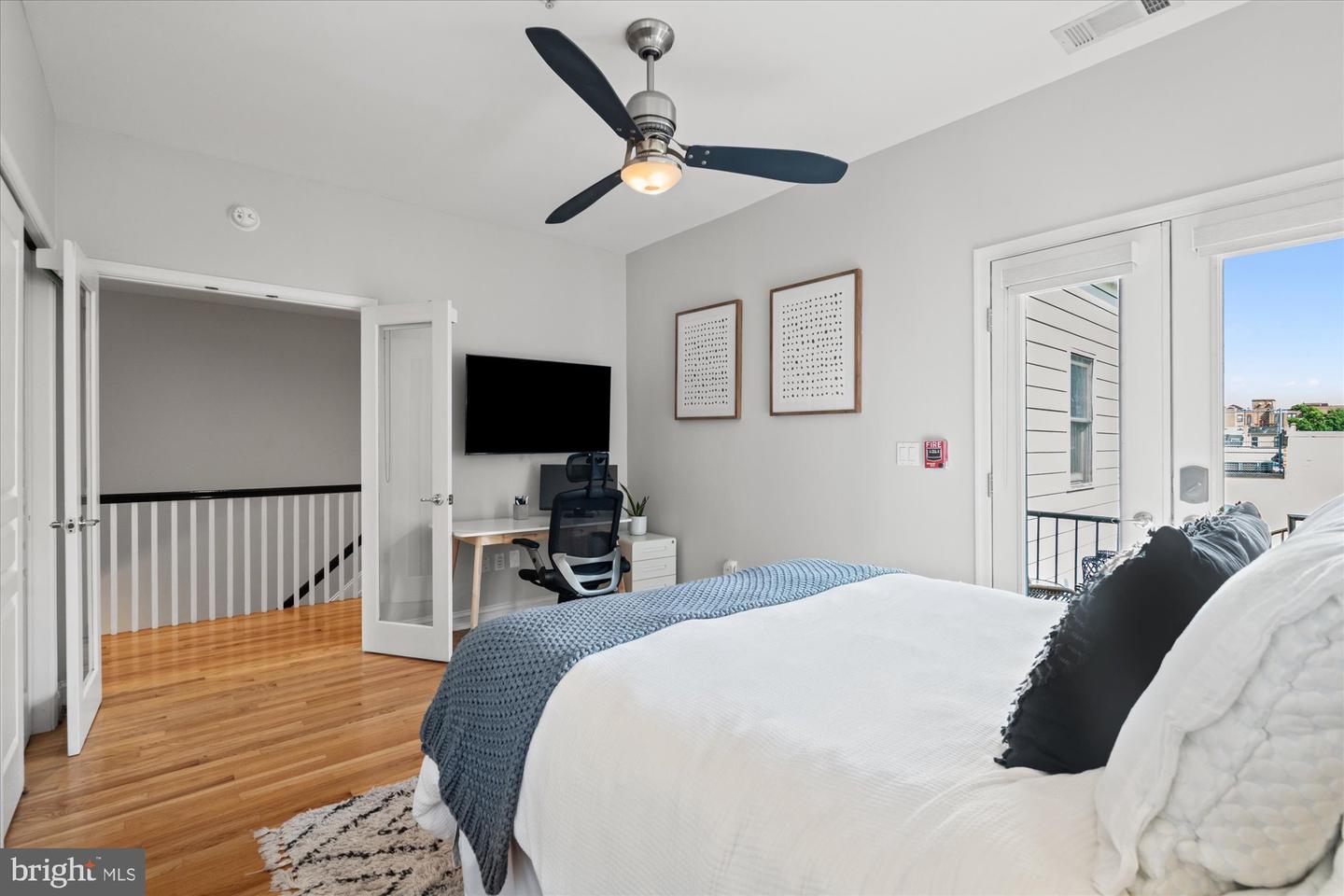 1407 15TH ST NW #4, WASHINGTON, District Of Columbia 20005, 2 Bedrooms Bedrooms, ,2 BathroomsBathrooms,Residential,For sale,1407 15TH ST NW #4,DCDC2224202 MLS # DCDC2224202