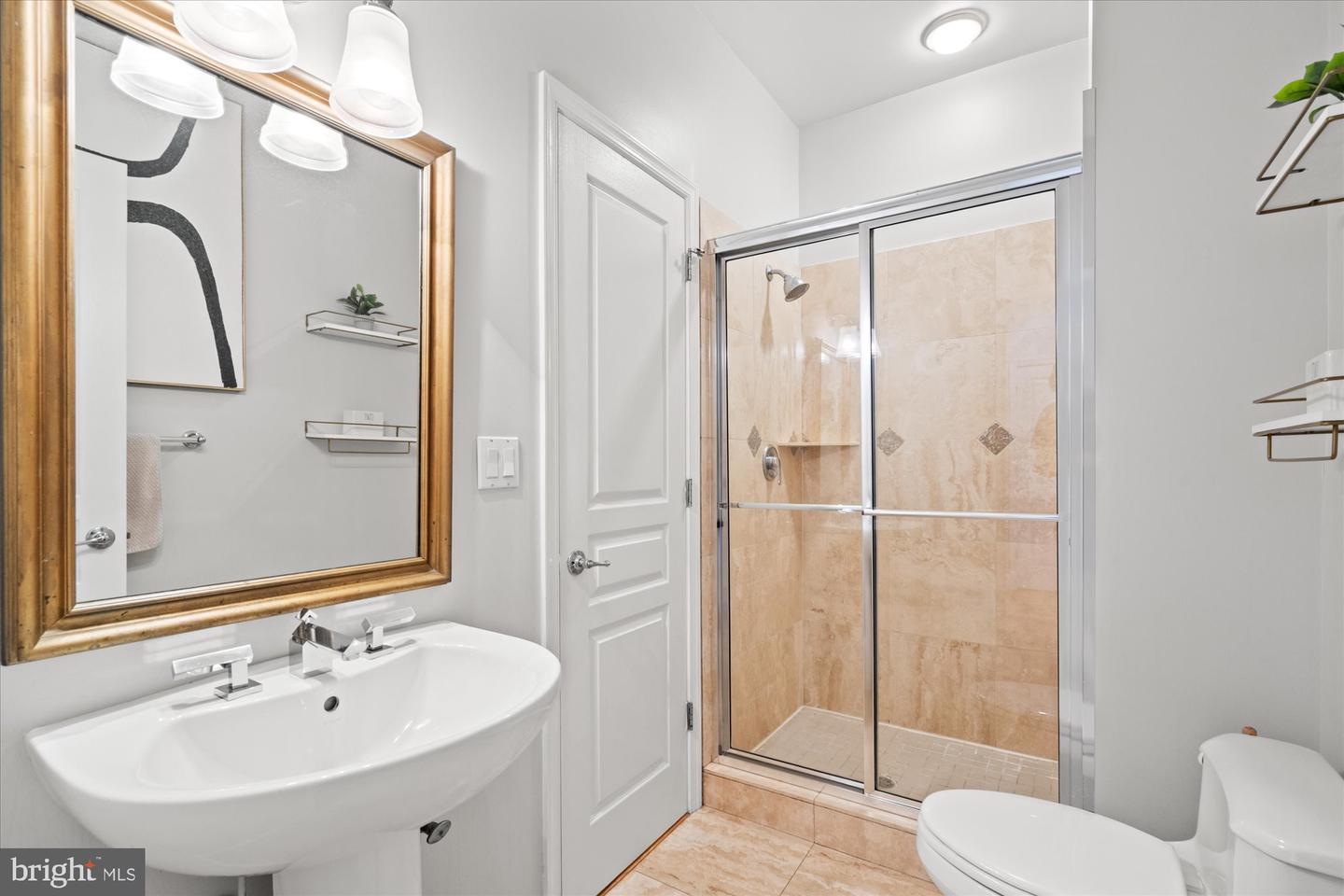 1407 15TH ST NW #4, WASHINGTON, District Of Columbia 20005, 2 Bedrooms Bedrooms, ,2 BathroomsBathrooms,Residential,For sale,1407 15TH ST NW #4,DCDC2224202 MLS # DCDC2224202