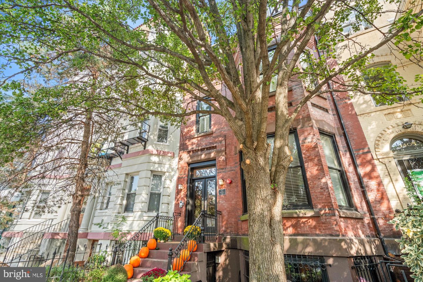 1407 15TH ST NW #4, WASHINGTON, District Of Columbia 20005, 2 Bedrooms Bedrooms, ,2 BathroomsBathrooms,Residential,For sale,1407 15TH ST NW #4,DCDC2224202 MLS # DCDC2224202