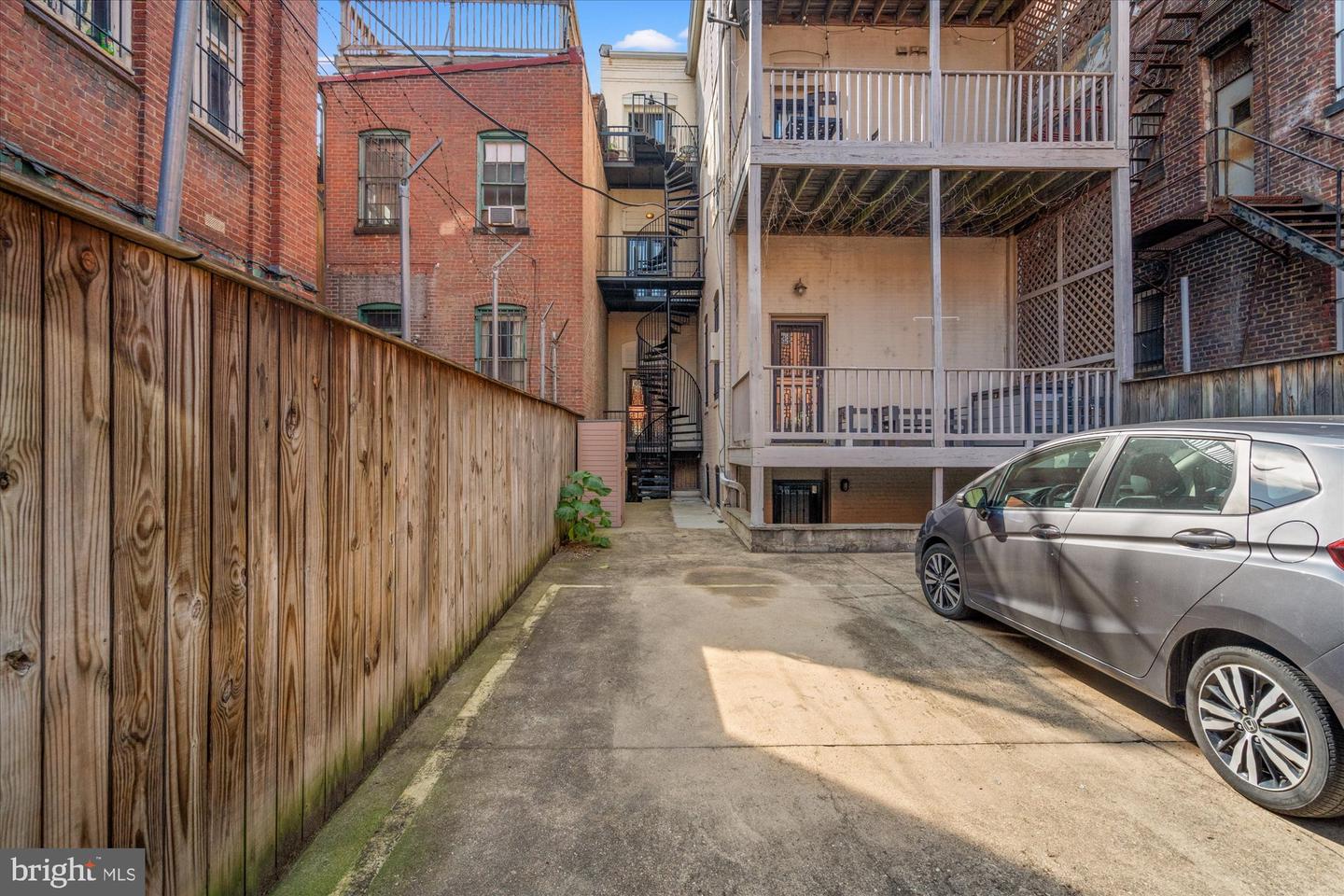 1407 15TH ST NW #4, WASHINGTON, District Of Columbia 20005, 2 Bedrooms Bedrooms, ,2 BathroomsBathrooms,Residential,For sale,1407 15TH ST NW #4,DCDC2224202 MLS # DCDC2224202