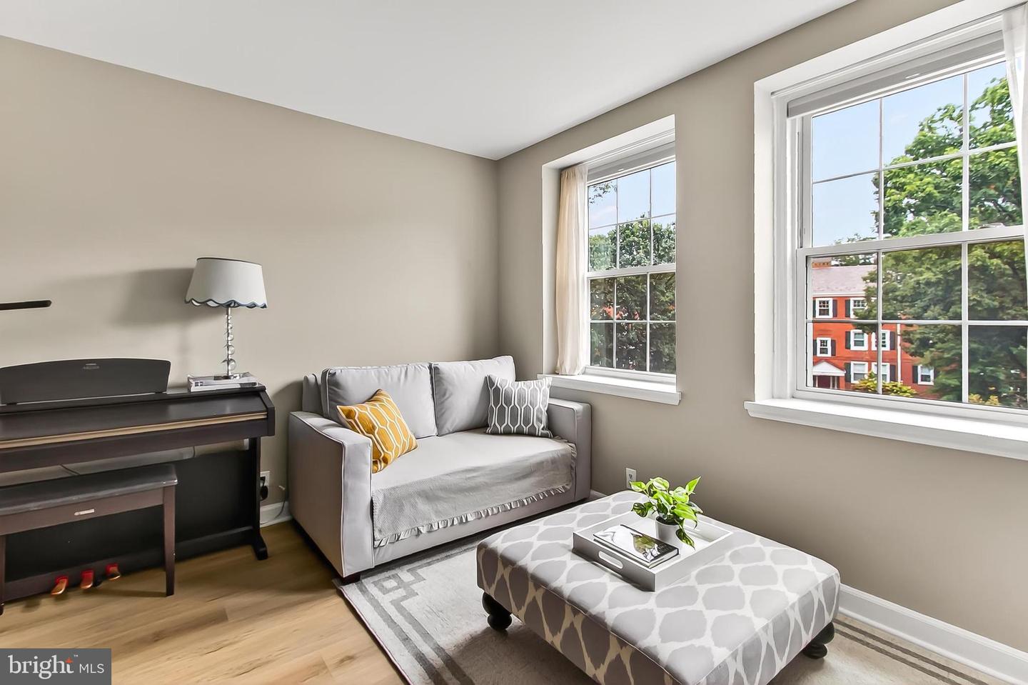 4860 28TH ST S #B1, ARLINGTON, Virginia 22206, 1 Bedroom Bedrooms, 5 Rooms Rooms,1 BathroomBathrooms,Residential,For sale,4860 28TH ST S #B1,VAAR2064184 MLS # VAAR2064184