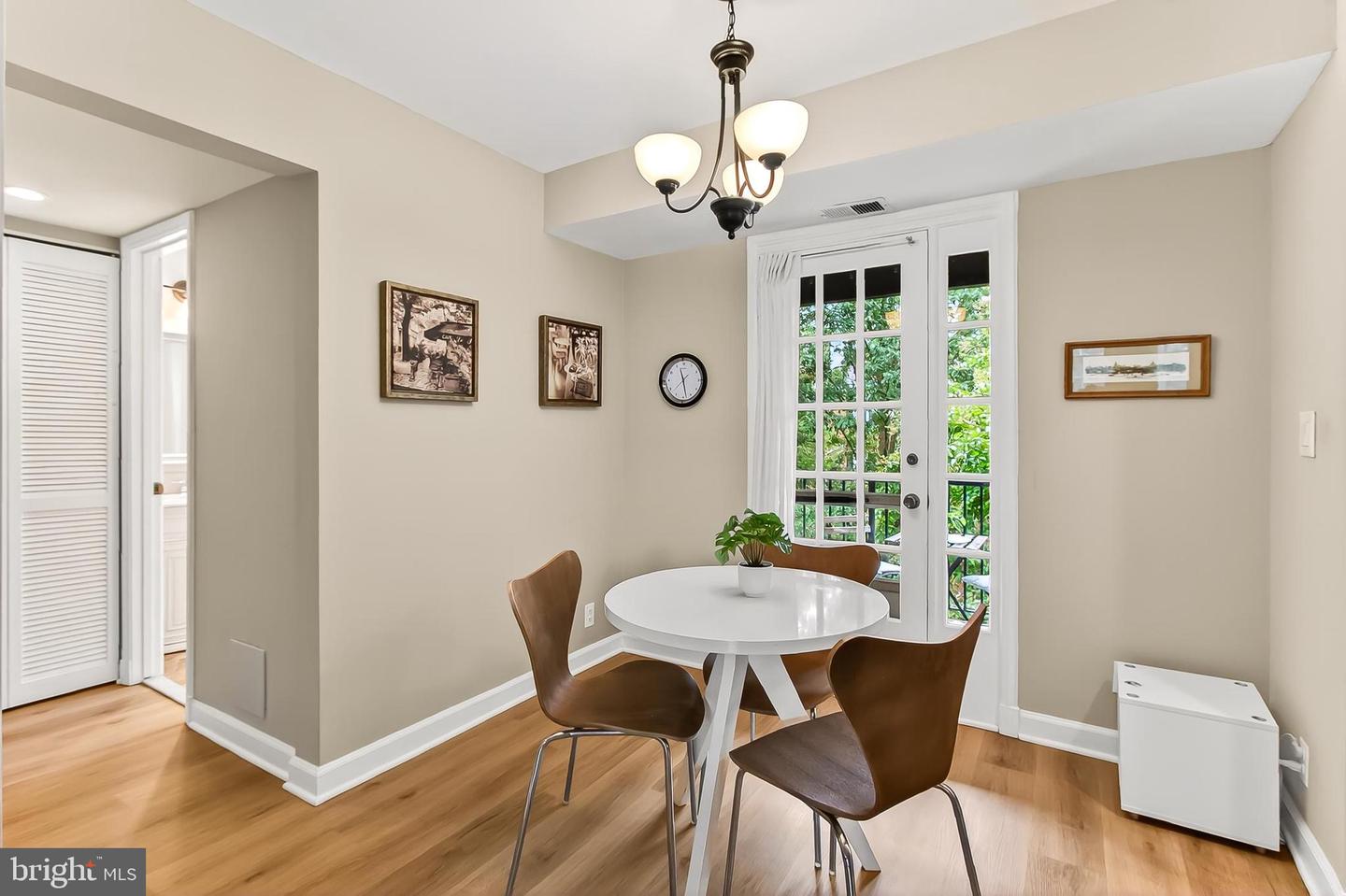 4860 28TH ST S #B1, ARLINGTON, Virginia 22206, 1 Bedroom Bedrooms, 5 Rooms Rooms,1 BathroomBathrooms,Residential,For sale,4860 28TH ST S #B1,VAAR2064184 MLS # VAAR2064184