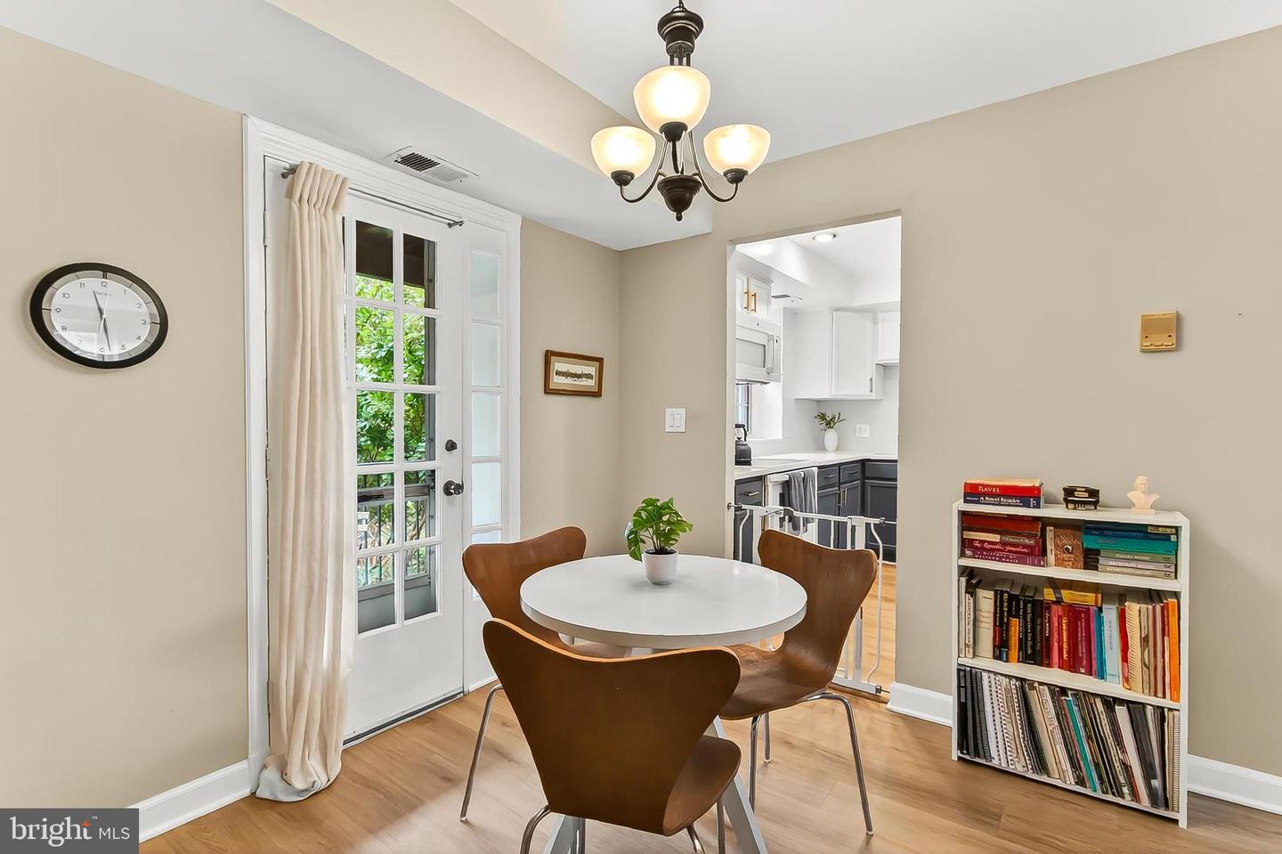 4860 28TH ST S #B1, ARLINGTON, Virginia 22206, 1 Bedroom Bedrooms, 5 Rooms Rooms,1 BathroomBathrooms,Residential,For sale,4860 28TH ST S #B1,VAAR2064184 MLS # VAAR2064184