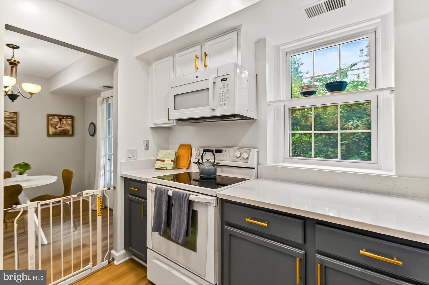 4860 28TH ST S #B1, ARLINGTON, Virginia 22206, 1 Bedroom Bedrooms, 5 Rooms Rooms,1 BathroomBathrooms,Residential,For sale,4860 28TH ST S #B1,VAAR2064184 MLS # VAAR2064184