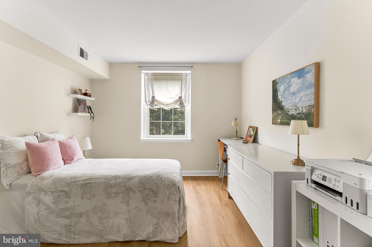 4860 28TH ST S #B1, ARLINGTON, Virginia 22206, 1 Bedroom Bedrooms, 5 Rooms Rooms,1 BathroomBathrooms,Residential,For sale,4860 28TH ST S #B1,VAAR2064184 MLS # VAAR2064184