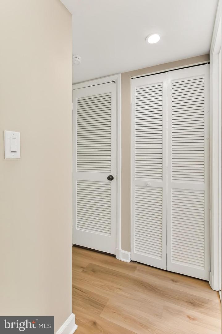 4860 28TH ST S #B1, ARLINGTON, Virginia 22206, 1 Bedroom Bedrooms, 5 Rooms Rooms,1 BathroomBathrooms,Residential,For sale,4860 28TH ST S #B1,VAAR2064184 MLS # VAAR2064184