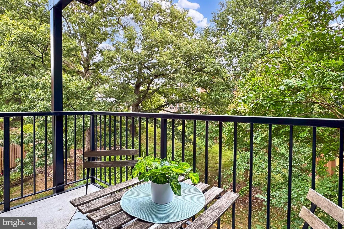 4860 28TH ST S #B1, ARLINGTON, Virginia 22206, 1 Bedroom Bedrooms, 5 Rooms Rooms,1 BathroomBathrooms,Residential,For sale,4860 28TH ST S #B1,VAAR2064184 MLS # VAAR2064184
