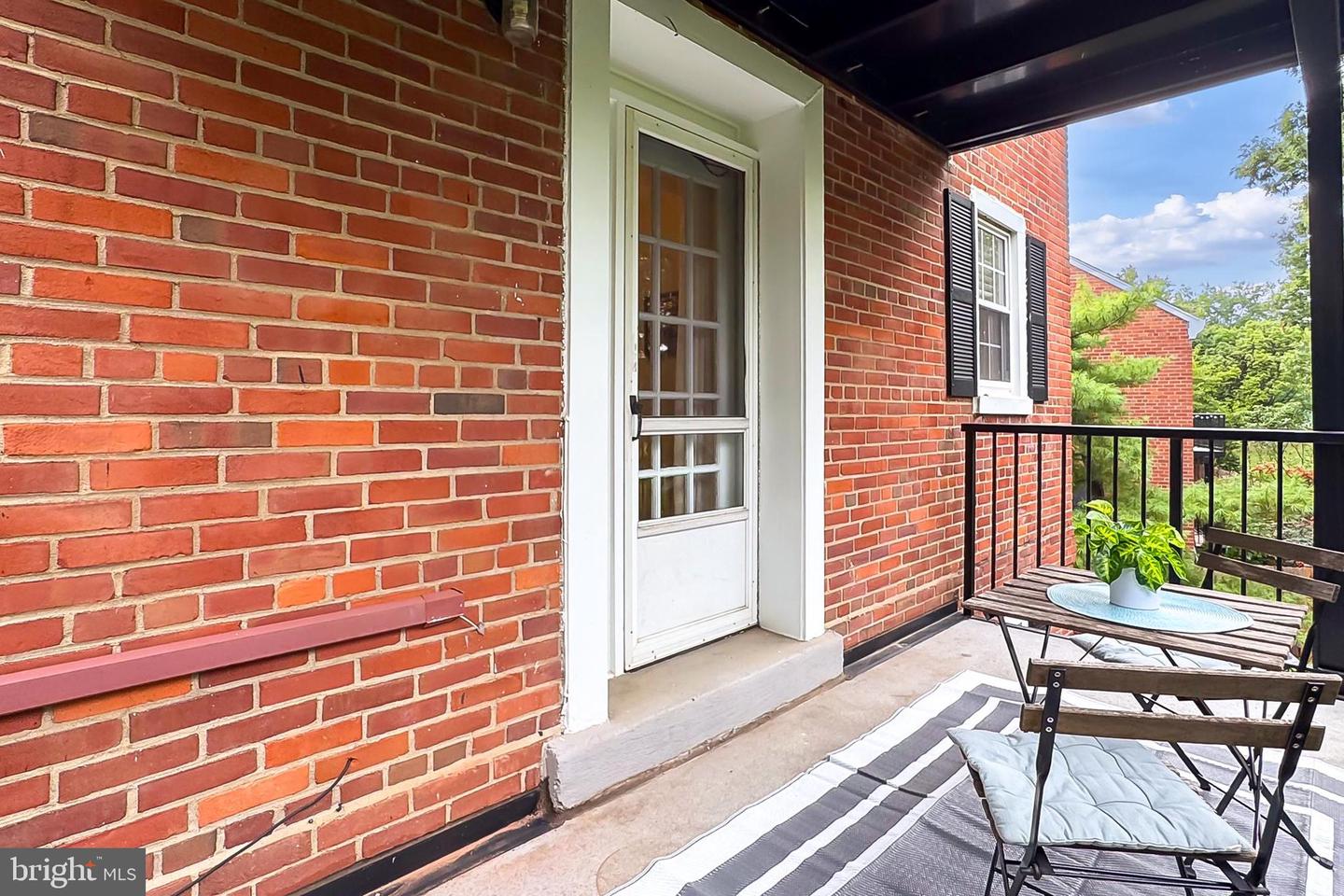 4860 28TH ST S #B1, ARLINGTON, Virginia 22206, 1 Bedroom Bedrooms, 5 Rooms Rooms,1 BathroomBathrooms,Residential,For sale,4860 28TH ST S #B1,VAAR2064184 MLS # VAAR2064184