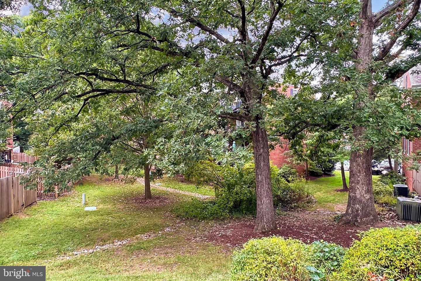 4860 28TH ST S #B1, ARLINGTON, Virginia 22206, 1 Bedroom Bedrooms, 5 Rooms Rooms,1 BathroomBathrooms,Residential,For sale,4860 28TH ST S #B1,VAAR2064184 MLS # VAAR2064184