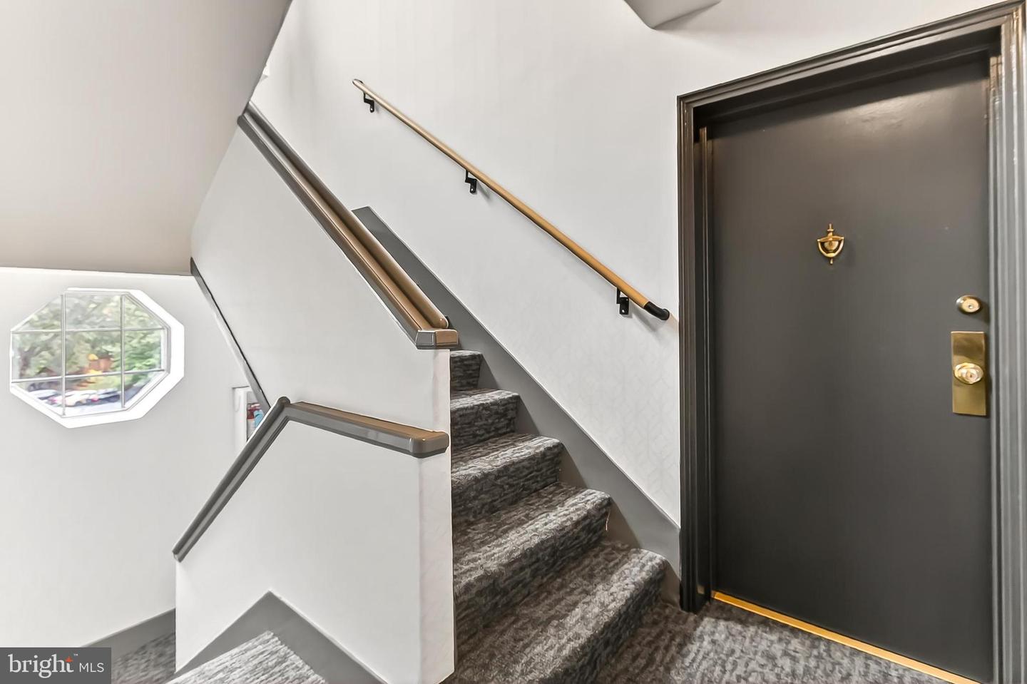 4860 28TH ST S #B1, ARLINGTON, Virginia 22206, 1 Bedroom Bedrooms, 5 Rooms Rooms,1 BathroomBathrooms,Residential,For sale,4860 28TH ST S #B1,VAAR2064184 MLS # VAAR2064184