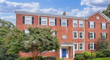 4860 28TH ST S #B1, ARLINGTON, Virginia 22206, 1 Bedroom Bedrooms, 5 Rooms Rooms,1 BathroomBathrooms,Residential,For sale,4860 28TH ST S #B1,VAAR2064184 MLS # VAAR2064184