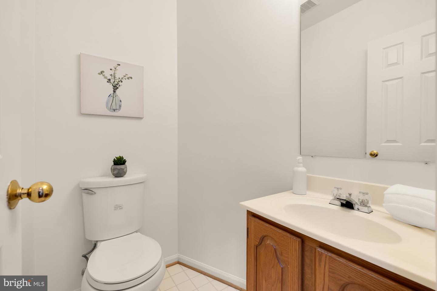 12323 FOX LAKE CT, FAIRFAX, Virginia 22033, 3 Bedrooms Bedrooms, ,2 BathroomsBathrooms,Residential,For sale,12323 FOX LAKE CT,VAFX2269428 MLS # VAFX2269428