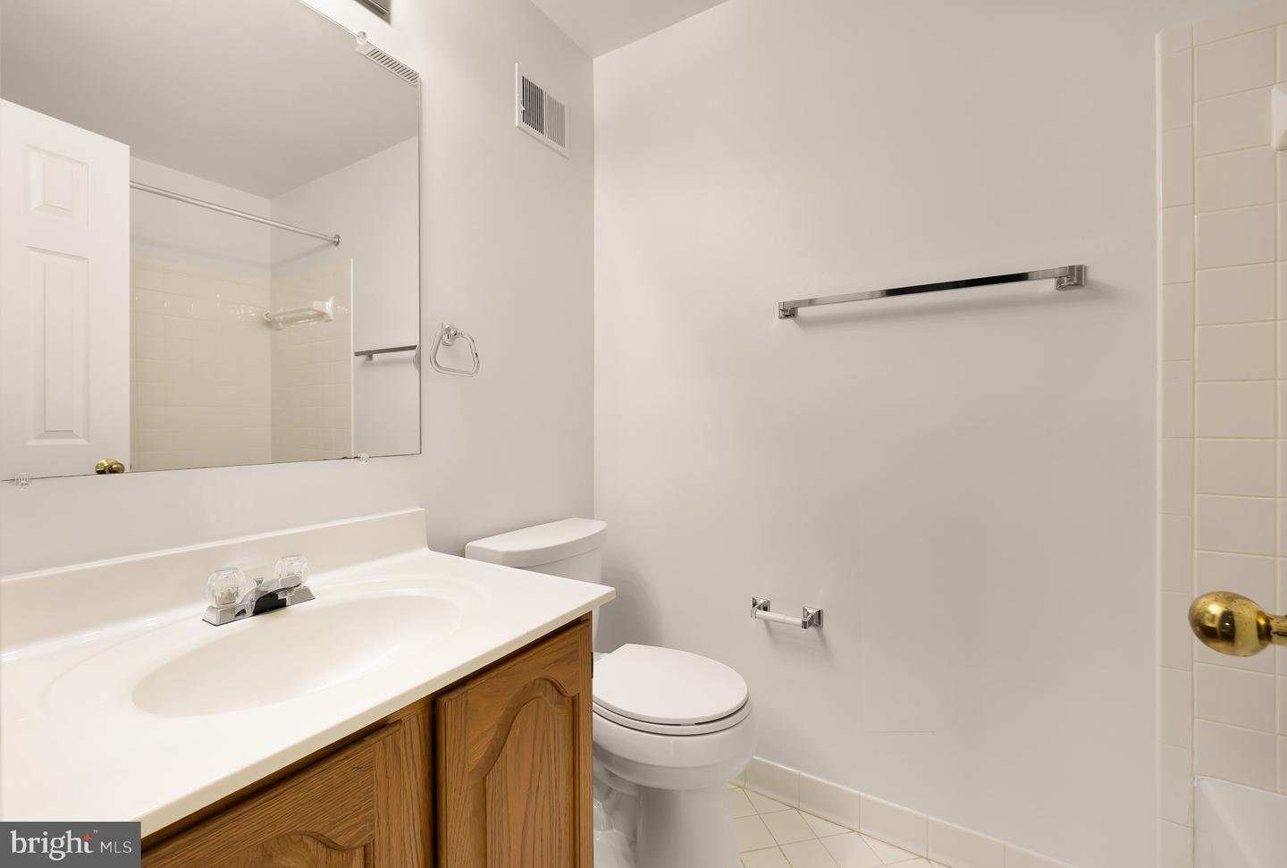12323 FOX LAKE CT, FAIRFAX, Virginia 22033, 3 Bedrooms Bedrooms, ,2 BathroomsBathrooms,Residential,For sale,12323 FOX LAKE CT,VAFX2269428 MLS # VAFX2269428