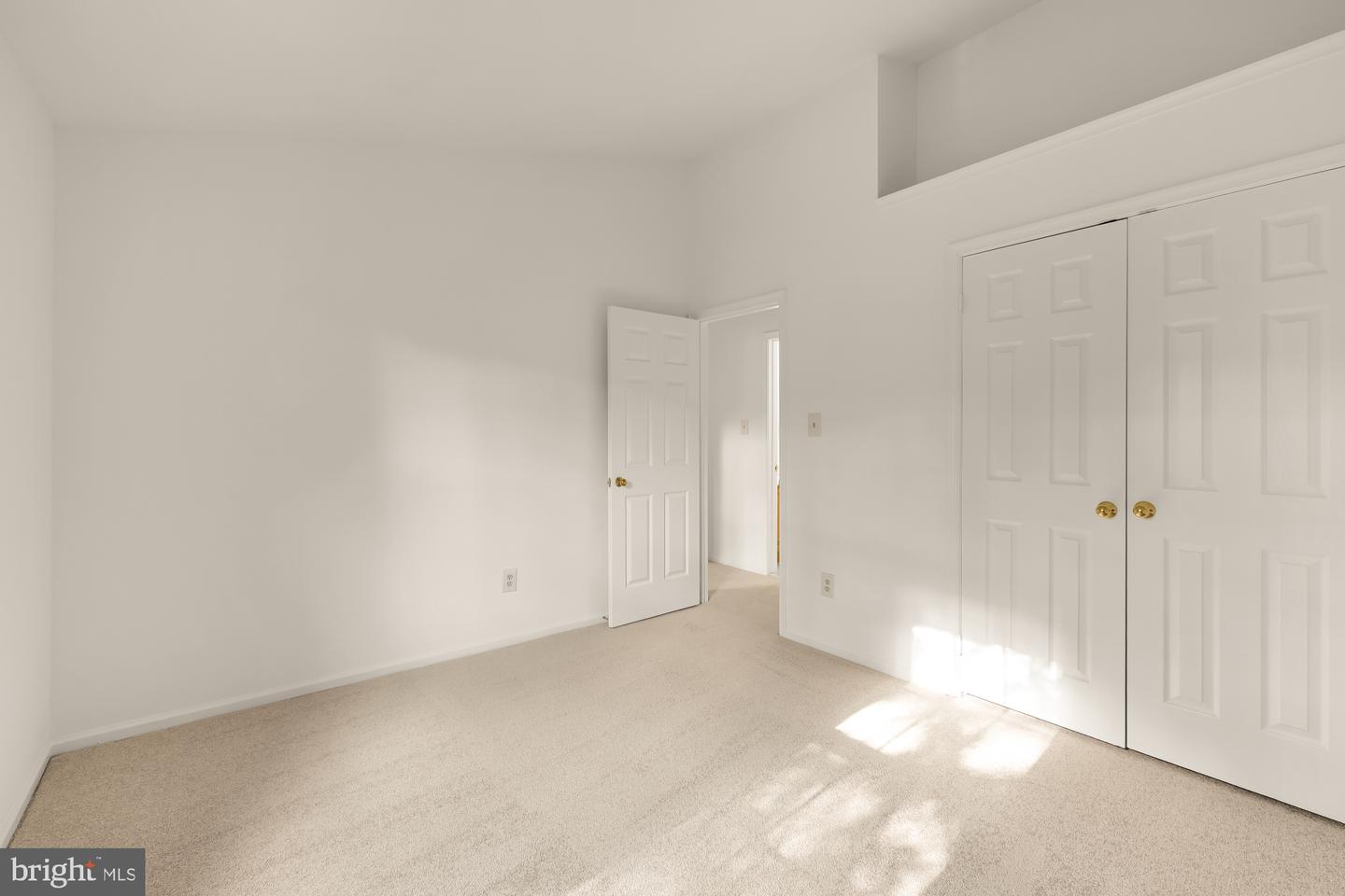 12323 FOX LAKE CT, FAIRFAX, Virginia 22033, 3 Bedrooms Bedrooms, ,2 BathroomsBathrooms,Residential,For sale,12323 FOX LAKE CT,VAFX2269428 MLS # VAFX2269428