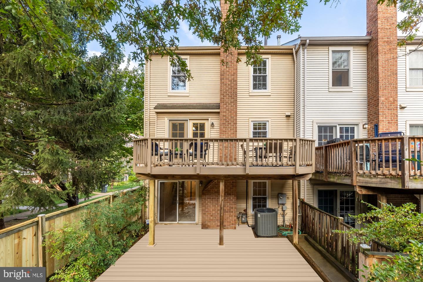12323 FOX LAKE CT, FAIRFAX, Virginia 22033, 3 Bedrooms Bedrooms, ,2 BathroomsBathrooms,Residential,For sale,12323 FOX LAKE CT,VAFX2269428 MLS # VAFX2269428