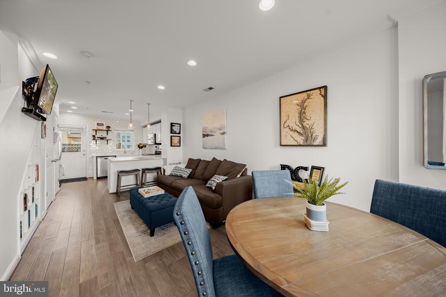 1043 5TH ST SE, WASHINGTON, District Of Columbia 20003, 3 Bedrooms Bedrooms, ,2 BathroomsBathrooms,Residential,For sale,1043 5TH ST SE,DCDC2191908 MLS # DCDC2191908