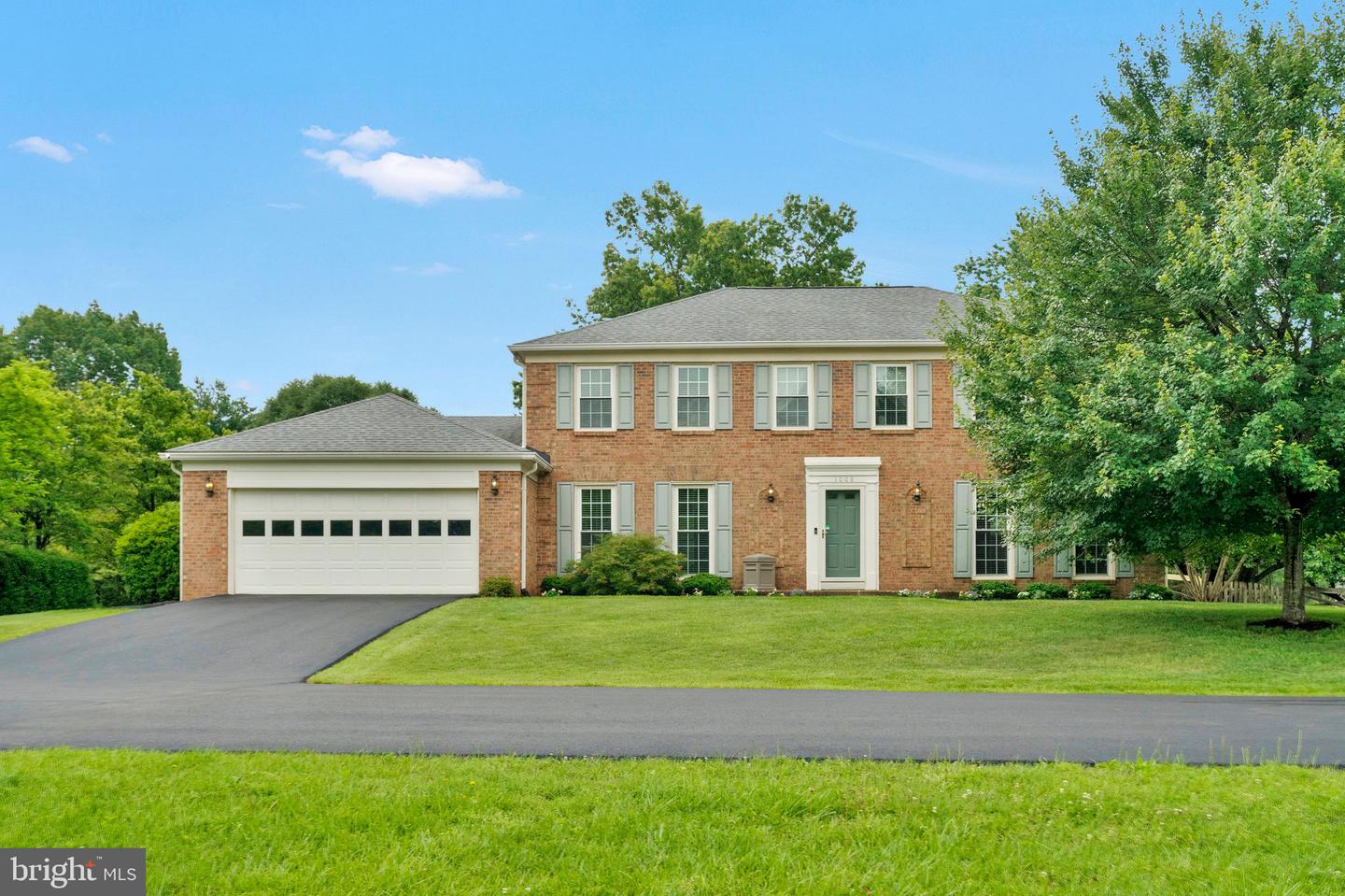 1008 RIVA RIDGE DR, GREAT FALLS, Virginia 22066, 4 Bedrooms Bedrooms, ,3 BathroomsBathrooms,Residential,For sale,1008 RIVA RIDGE DR,VAFX2248878 MLS # VAFX2248878