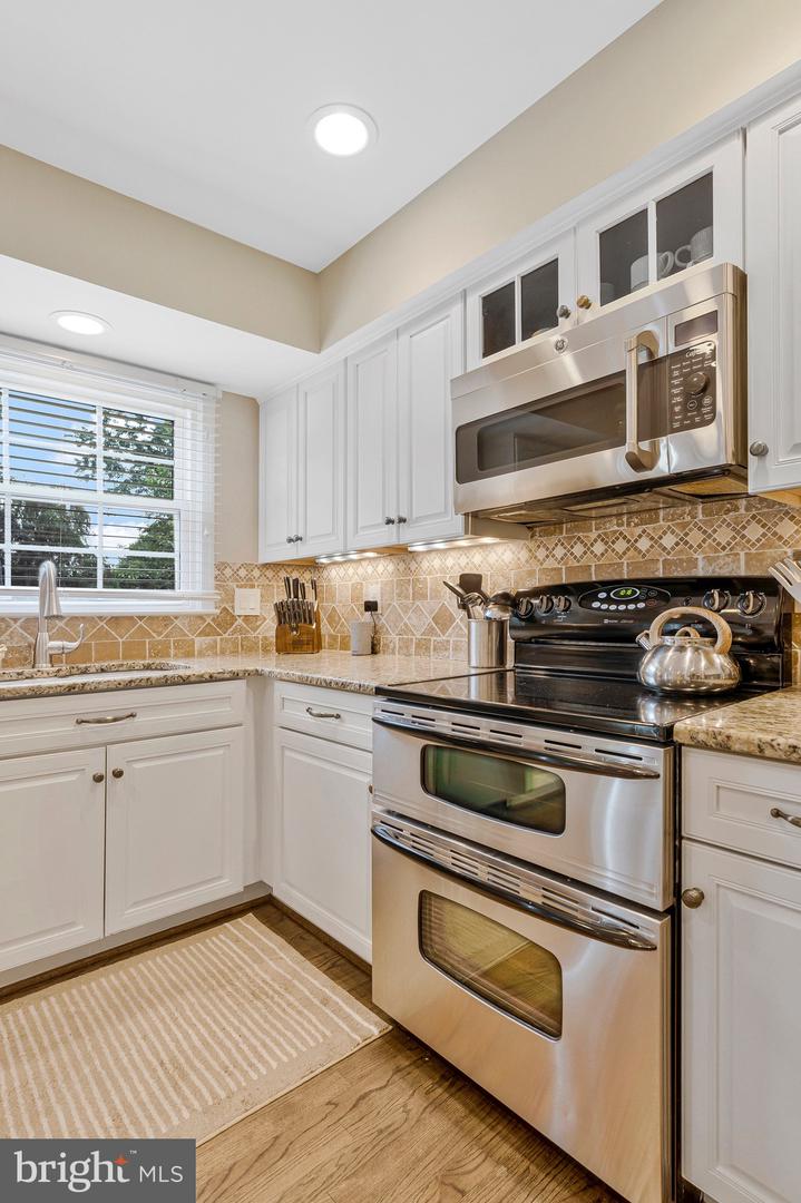 1008 RIVA RIDGE DR, GREAT FALLS, Virginia 22066, 4 Bedrooms Bedrooms, ,3 BathroomsBathrooms,Residential,For sale,1008 RIVA RIDGE DR,VAFX2248878 MLS # VAFX2248878