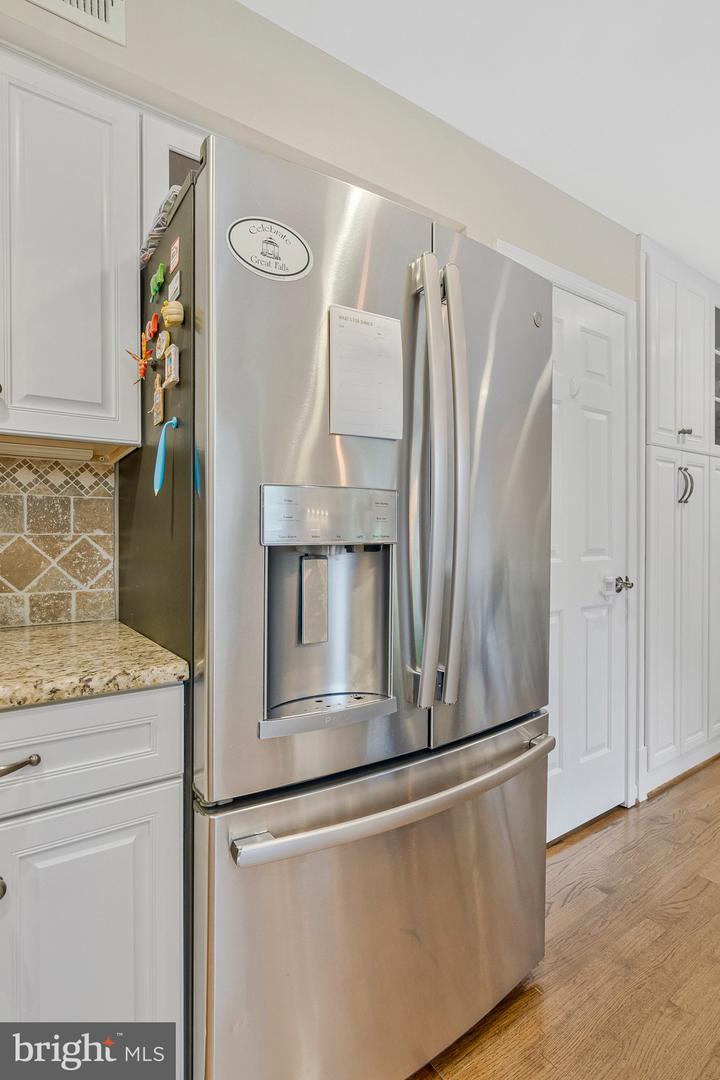1008 RIVA RIDGE DR, GREAT FALLS, Virginia 22066, 4 Bedrooms Bedrooms, ,3 BathroomsBathrooms,Residential,For sale,1008 RIVA RIDGE DR,VAFX2248878 MLS # VAFX2248878