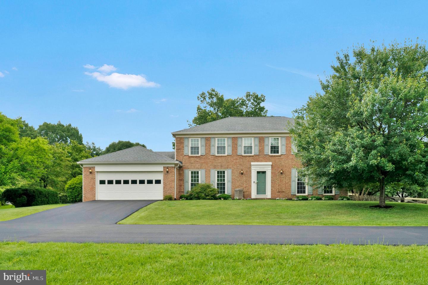 1008 RIVA RIDGE DR, GREAT FALLS, Virginia 22066, 4 Bedrooms Bedrooms, ,3 BathroomsBathrooms,Residential,For sale,1008 RIVA RIDGE DR,VAFX2248878 MLS # VAFX2248878