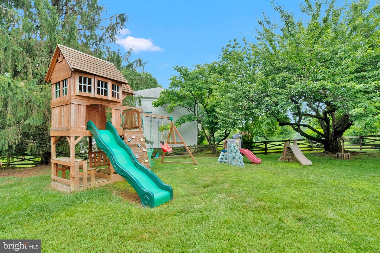 1008 RIVA RIDGE DR, GREAT FALLS, Virginia 22066, 4 Bedrooms Bedrooms, ,3 BathroomsBathrooms,Residential,For sale,1008 RIVA RIDGE DR,VAFX2248878 MLS # VAFX2248878