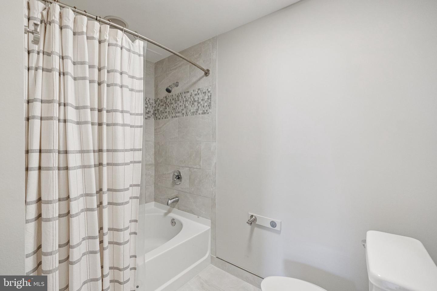 910 M ST NW #202, WASHINGTON, District Of Columbia 20001, 1 Bedroom Bedrooms, ,1 BathroomBathrooms,Residential,For sale,910 M ST NW #202,DCDC2207836 MLS # DCDC2207836