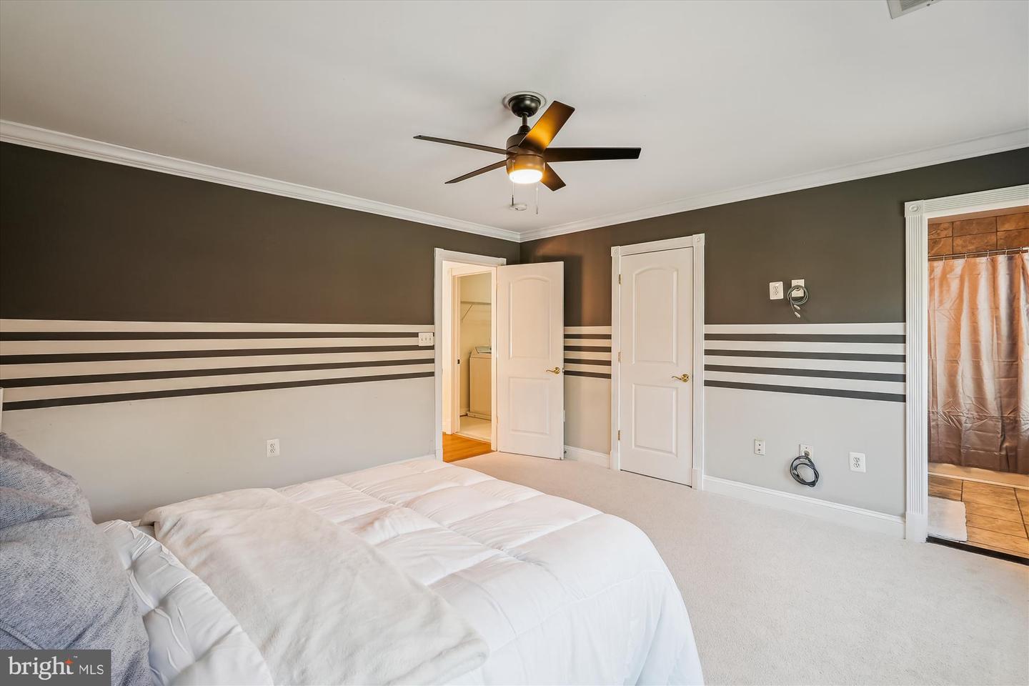 35400 AUTUMN RIDGE CT, ROUND HILL, Virginia 20141, 4 Bedrooms Bedrooms, ,5 BathroomsBathrooms,Residential,For sale,35400 AUTUMN RIDGE CT,VALO2101054 MLS # VALO2101054