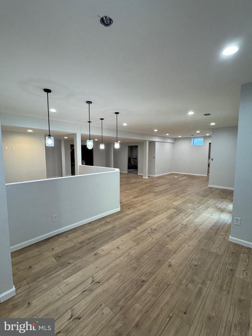 35400 AUTUMN RIDGE CT, ROUND HILL, Virginia 20141, 4 Bedrooms Bedrooms, ,5 BathroomsBathrooms,Residential,For sale,35400 AUTUMN RIDGE CT,VALO2101054 MLS # VALO2101054
