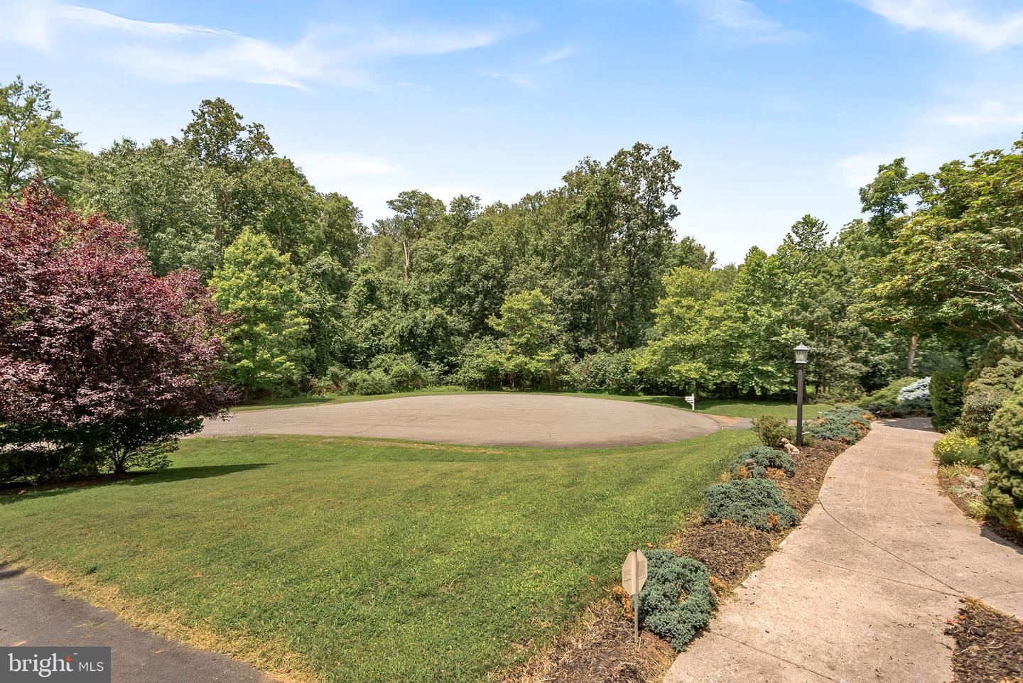 35400 AUTUMN RIDGE CT, ROUND HILL, Virginia 20141, 4 Bedrooms Bedrooms, ,5 BathroomsBathrooms,Residential,For sale,35400 AUTUMN RIDGE CT,VALO2101054 MLS # VALO2101054