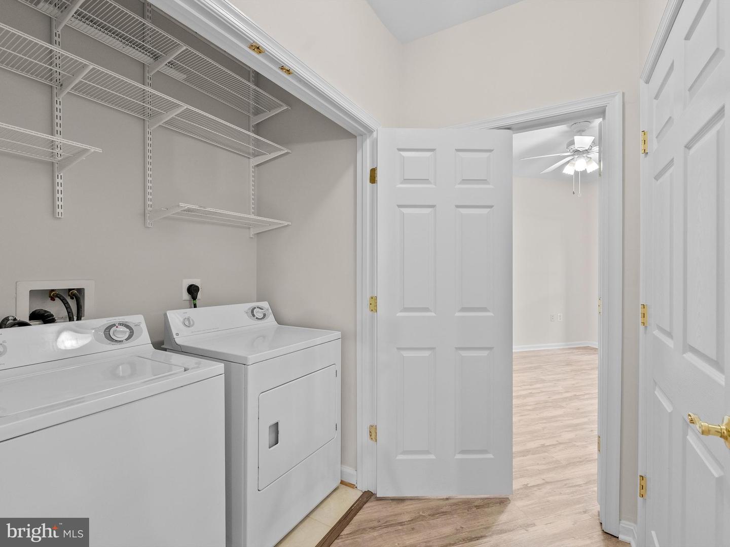 2911 DEER HOLLOW WAY #118, FAIRFAX, Virginia 22031, 2 Bedrooms Bedrooms, ,2 BathroomsBathrooms,Residential,For sale,2911 DEER HOLLOW WAY #118,VAFX2253848 MLS # VAFX2253848