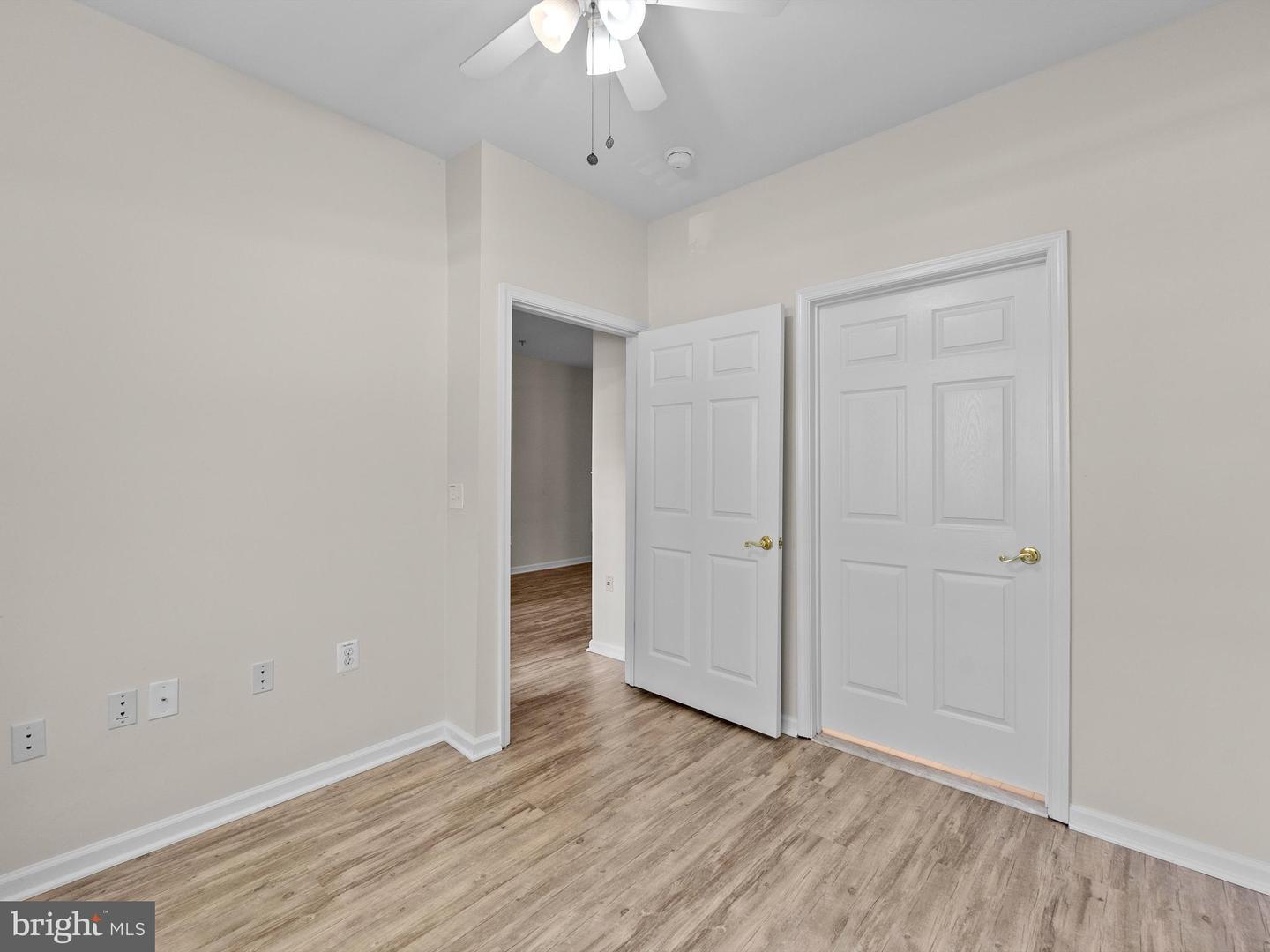 2911 DEER HOLLOW WAY #118, FAIRFAX, Virginia 22031, 2 Bedrooms Bedrooms, ,2 BathroomsBathrooms,Residential,For sale,2911 DEER HOLLOW WAY #118,VAFX2253848 MLS # VAFX2253848