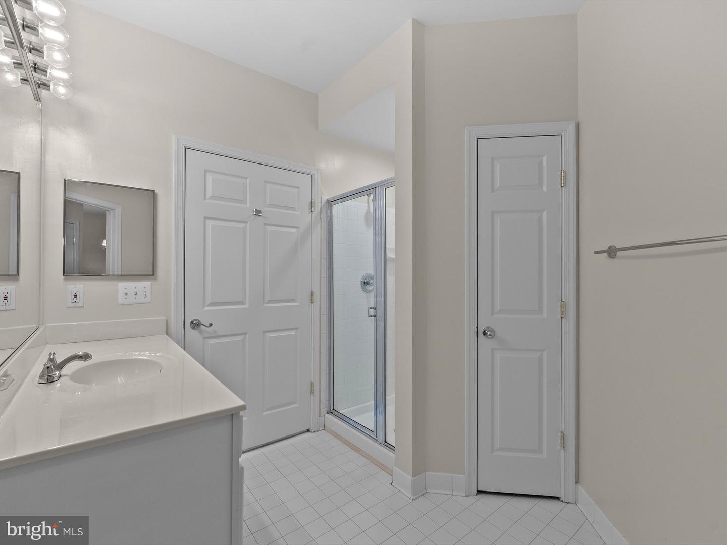 2911 DEER HOLLOW WAY #118, FAIRFAX, Virginia 22031, 2 Bedrooms Bedrooms, ,2 BathroomsBathrooms,Residential,For sale,2911 DEER HOLLOW WAY #118,VAFX2253848 MLS # VAFX2253848