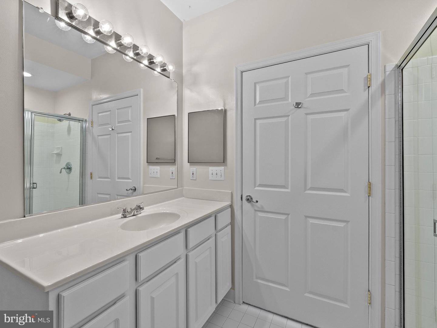 2911 DEER HOLLOW WAY #118, FAIRFAX, Virginia 22031, 2 Bedrooms Bedrooms, ,2 BathroomsBathrooms,Residential,For sale,2911 DEER HOLLOW WAY #118,VAFX2253848 MLS # VAFX2253848